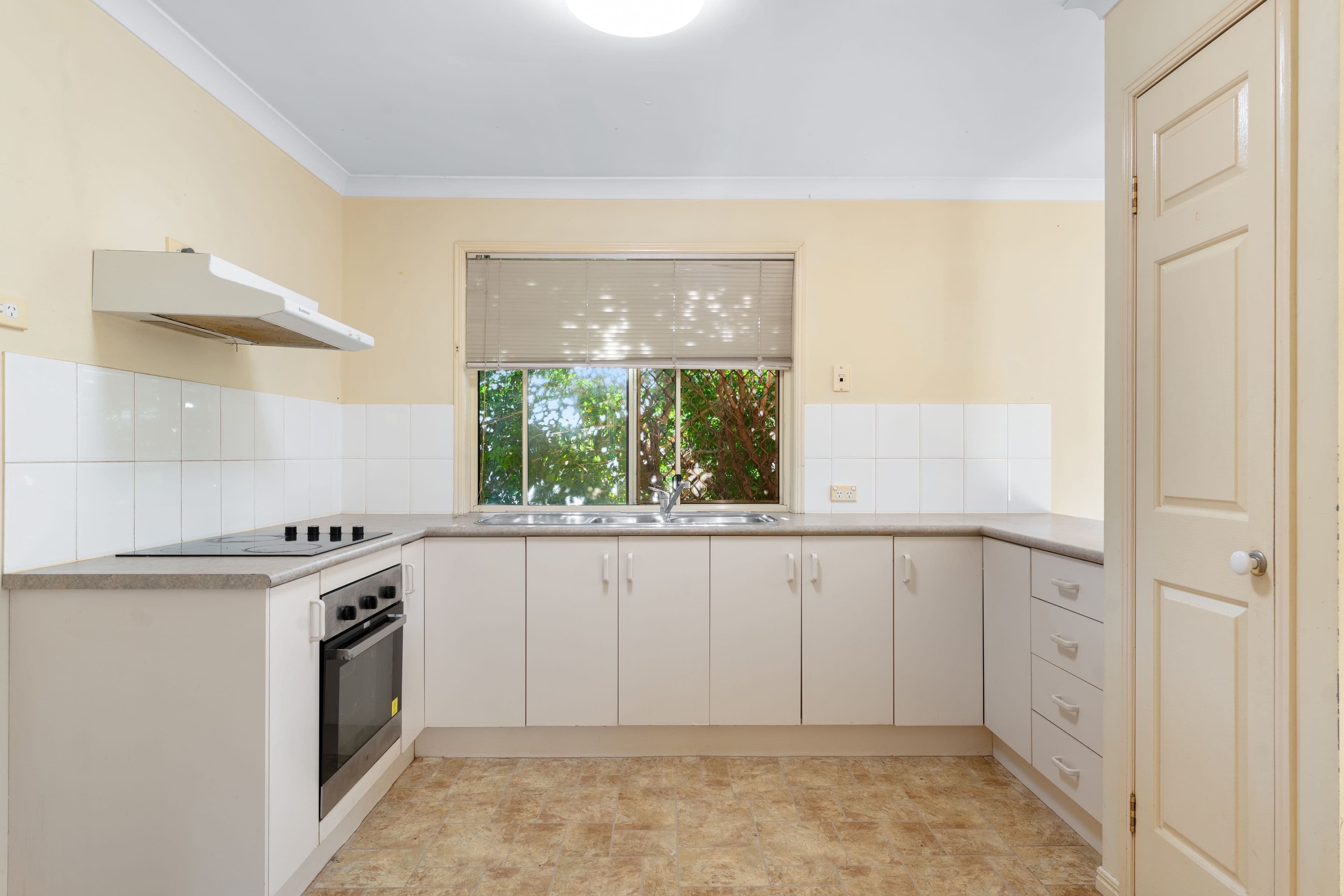 24 Oakwood Drive, Waterford West QLD 4133, Waterford West - Thumbnail 2