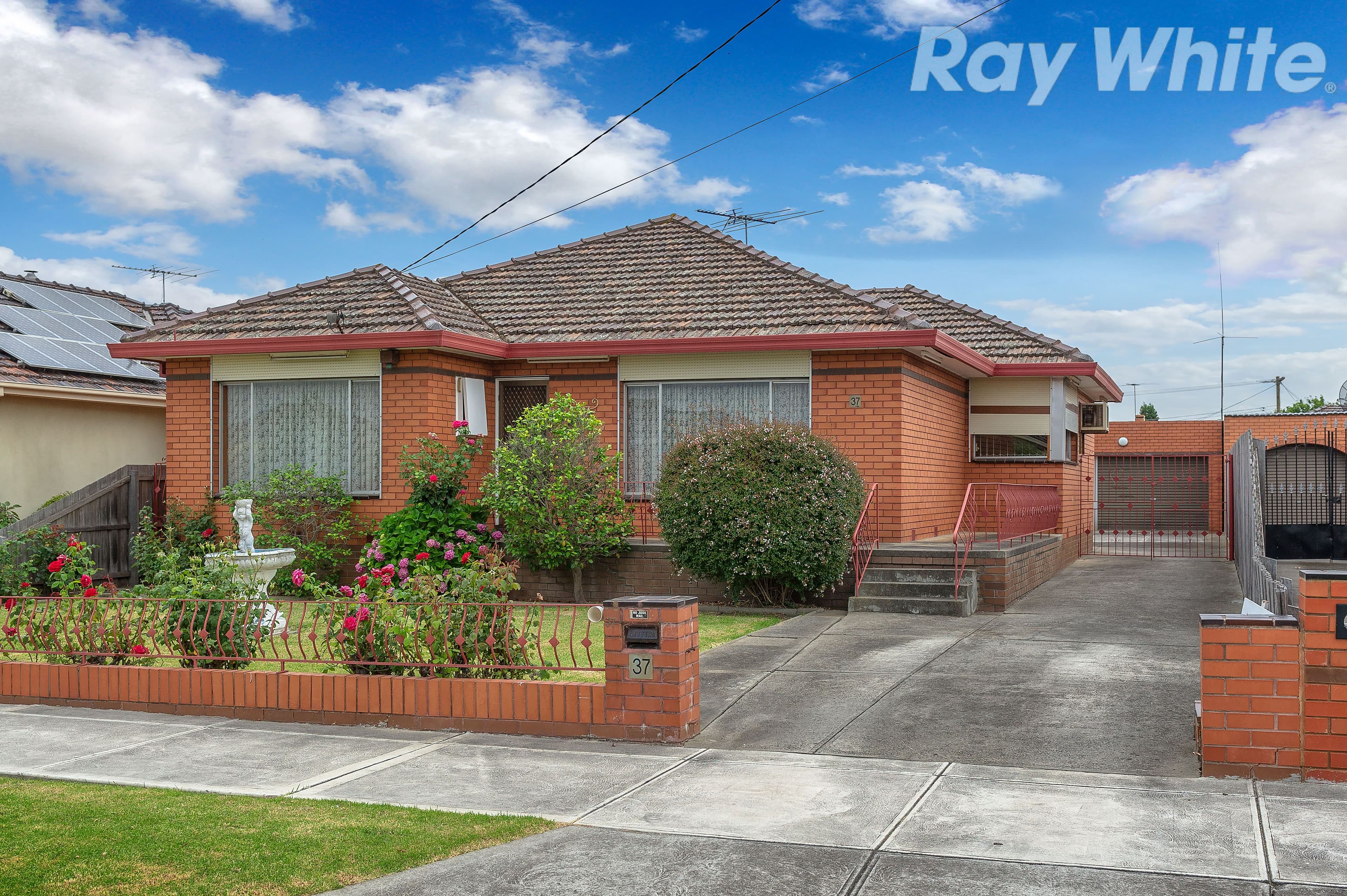 37 Currajong Street, Thomastown VIC 3074, Thomastown - Image 1