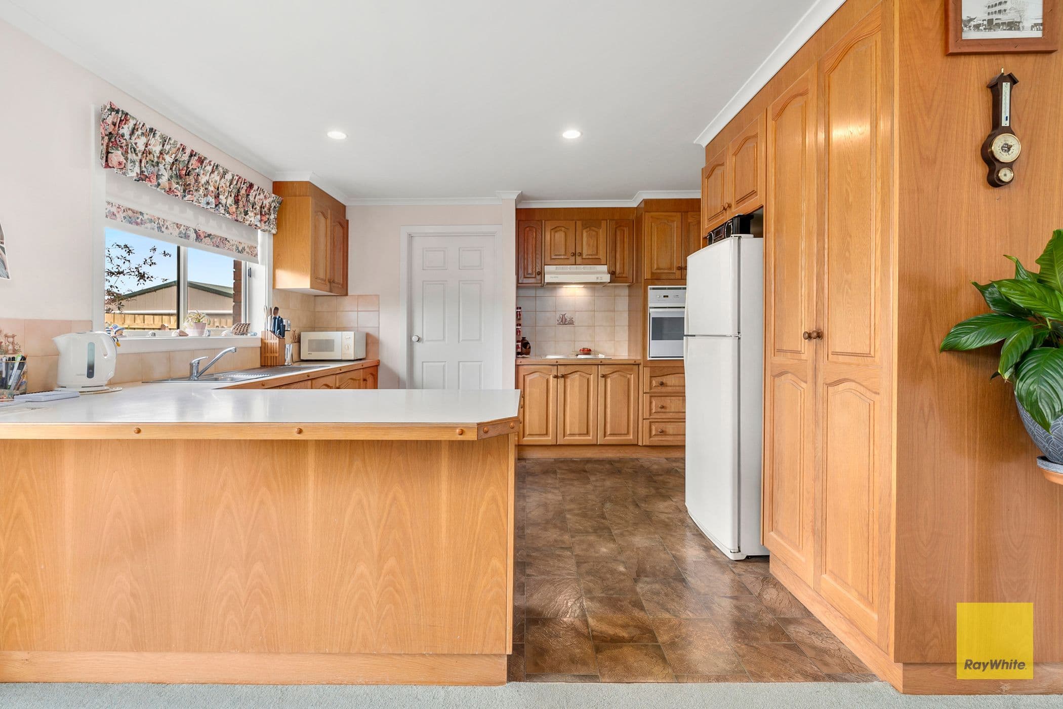 8 Homewood Lane, Highton VIC 3216, Highton - Thumbnail 2