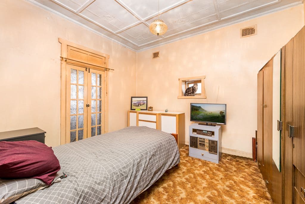 17 Chester Street, Petersham - Thumbnail 3