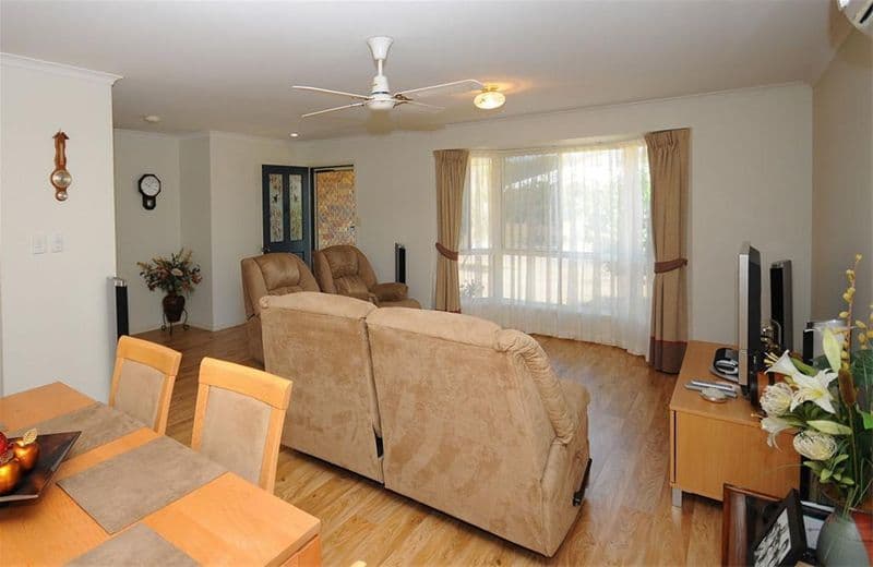 22  Oceanview Street, POINT VERNON QLD 4655, Point Vernon - Thumbnail 6