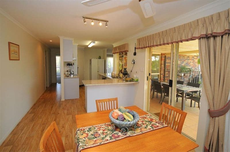 22  Oceanview Street, POINT VERNON QLD 4655, Point Vernon - Thumbnail 7
