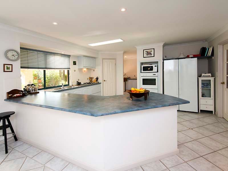 6 Sanctuary Avenue, CANNING VALE WA 6155, Canning Vale - Thumbnail 4