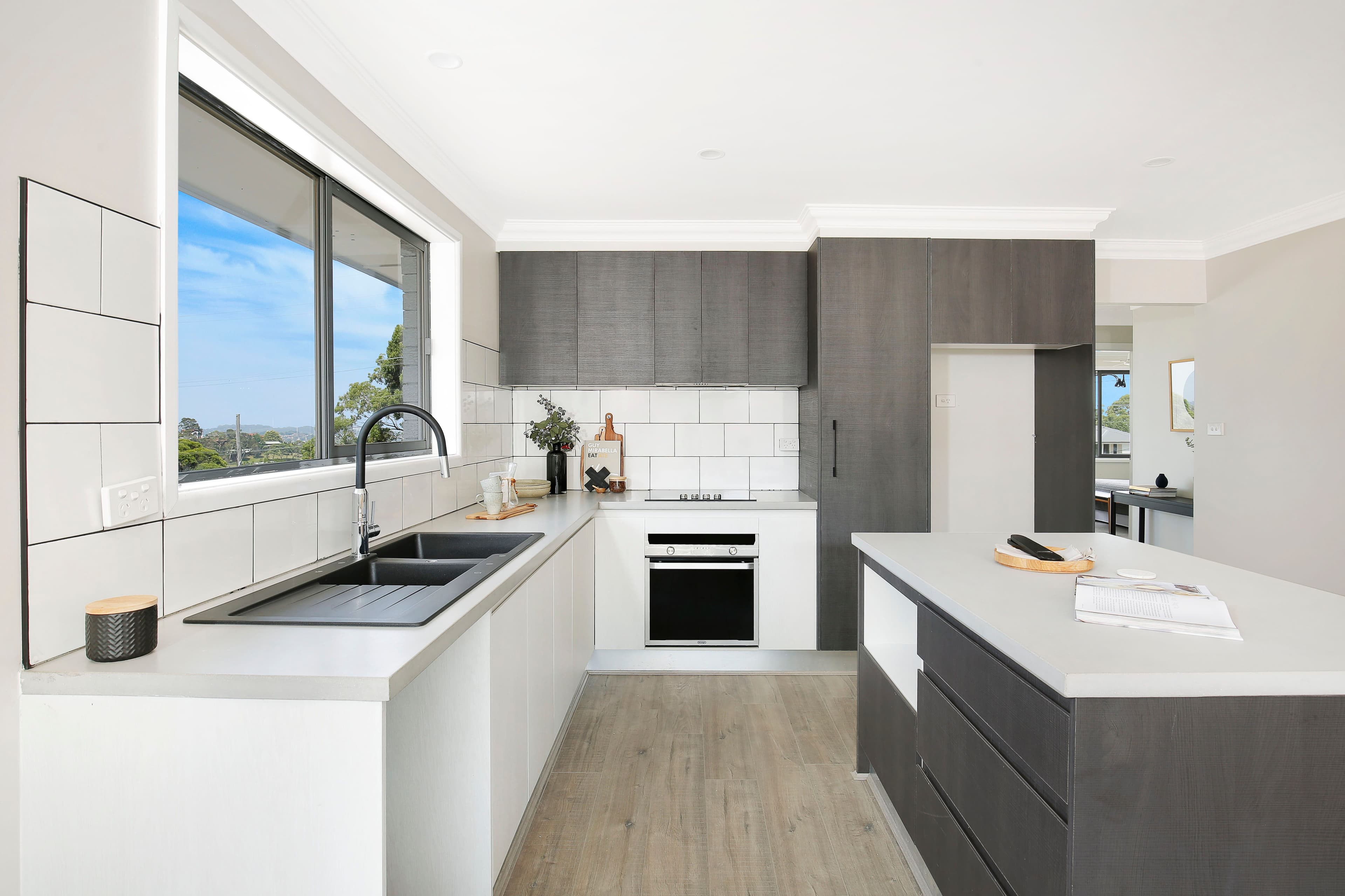 4 Gerard Avenue, Farmborough Heights - Thumbnail 2