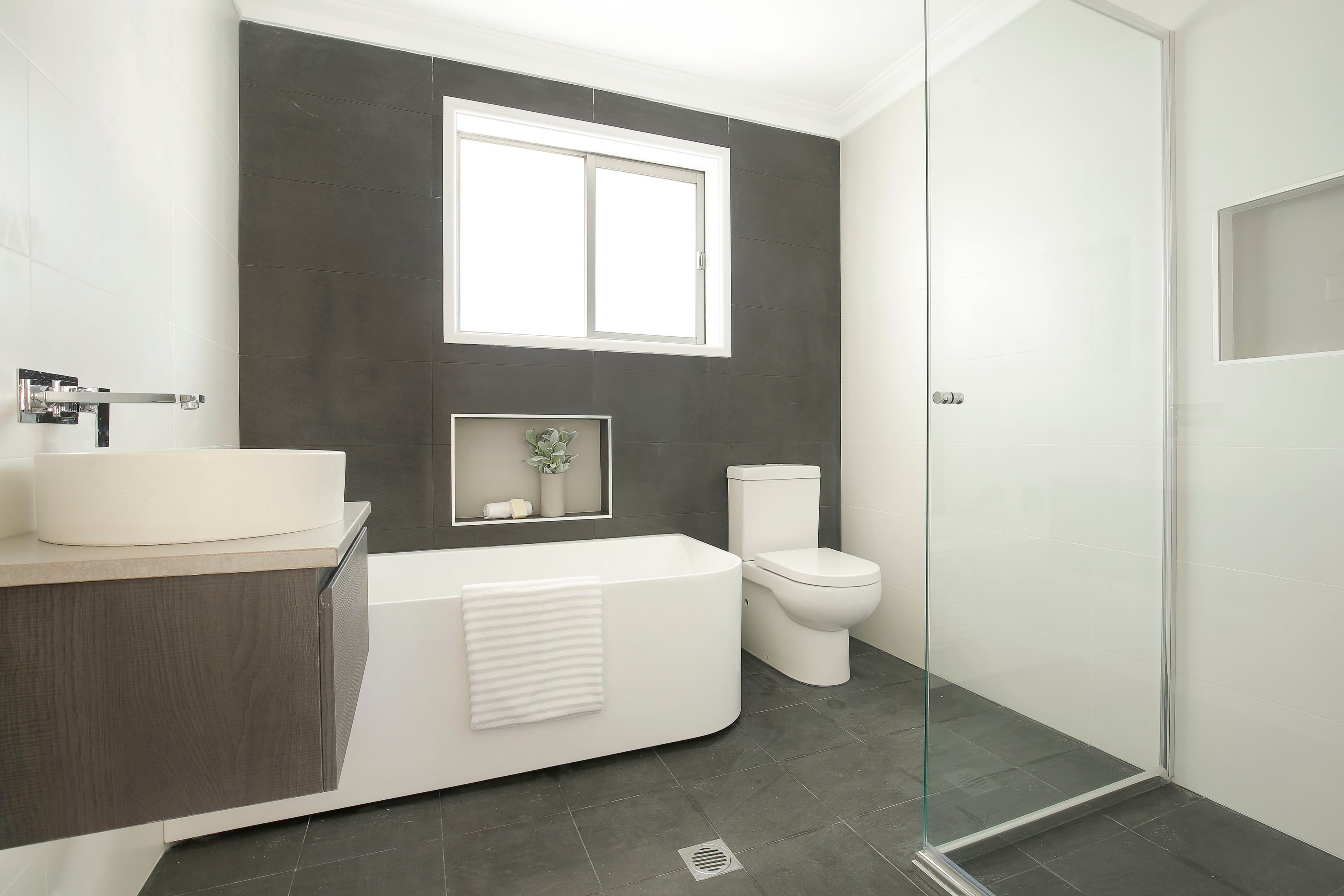 4 Gerard Avenue, Farmborough Heights - Thumbnail 3