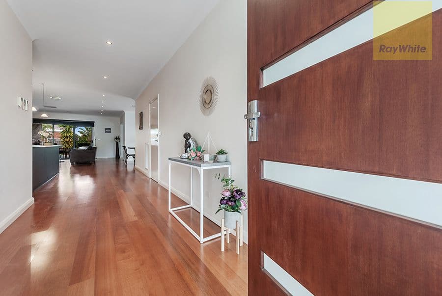 183 Central Park Avenue, Craigieburn VIC 3064, Craigieburn - Thumbnail 3