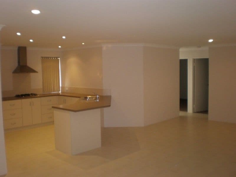 9a Wanda Circle, WANDINA WA 6530, Wandina - Thumbnail 5