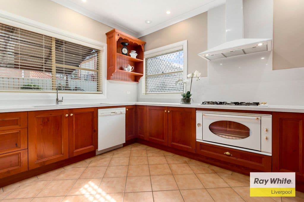3 Ferraro Crescent, West Hoxton NSW 2171, West Hoxton - Thumbnail 5