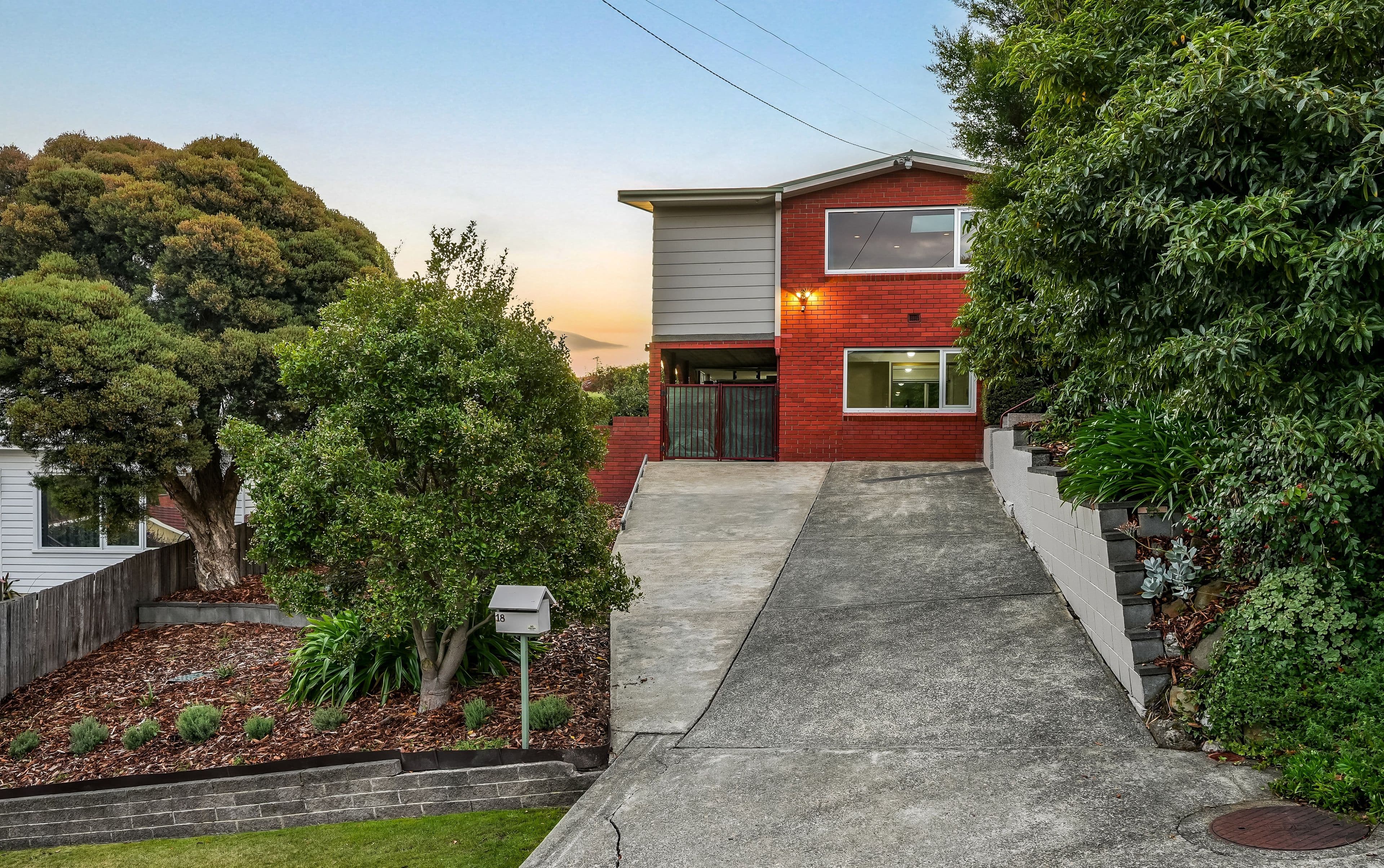 18 Cedar Street, Lindisfarne TAS 7015, Lindisfarne - Thumbnail 3