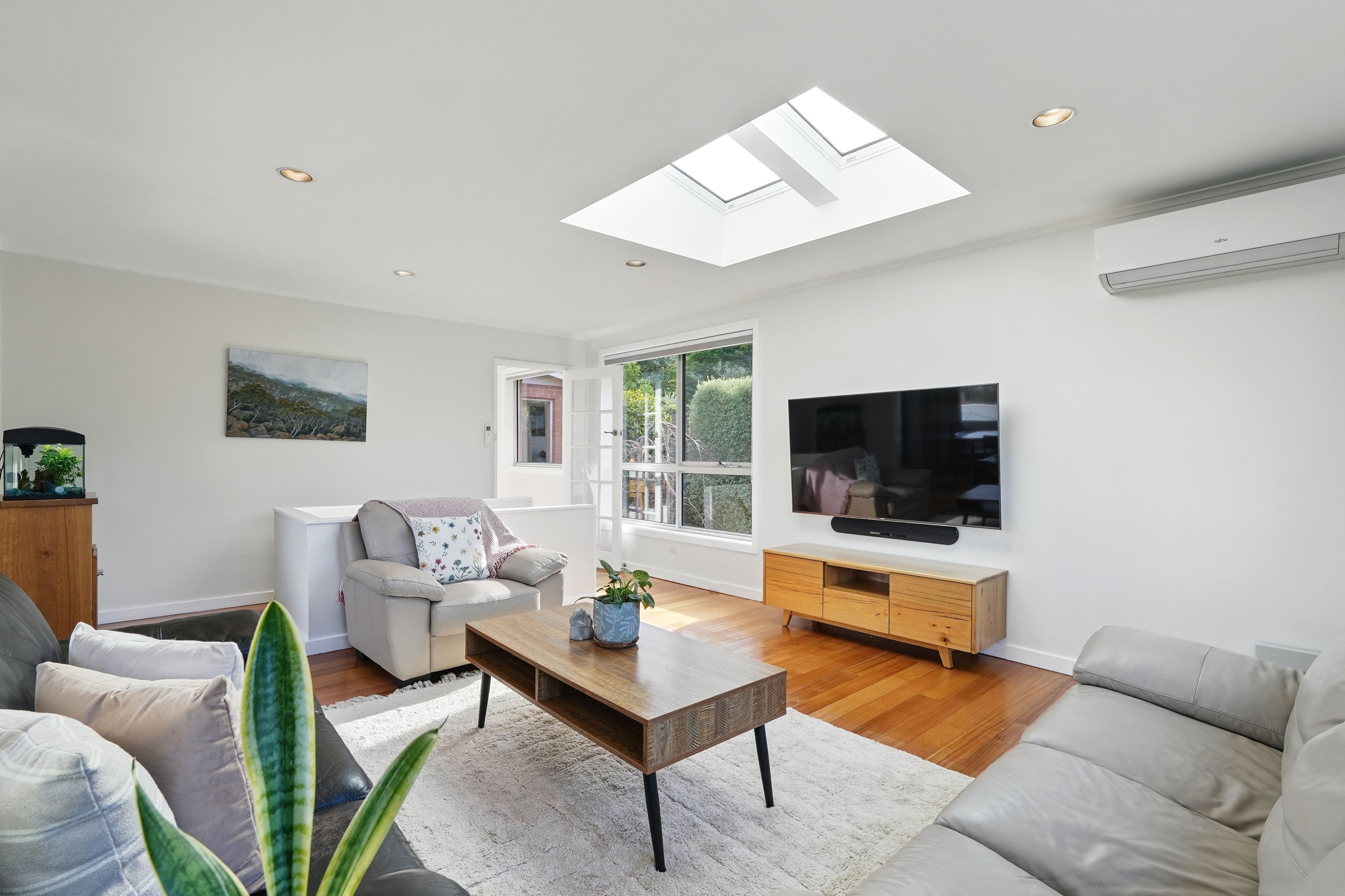 18 Cedar Street, Lindisfarne TAS 7015, Lindisfarne - Thumbnail 6