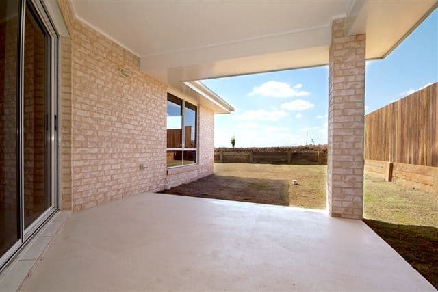 15 Barambah Street, GLENVALE QLD 4350, Glenvale - Thumbnail 5