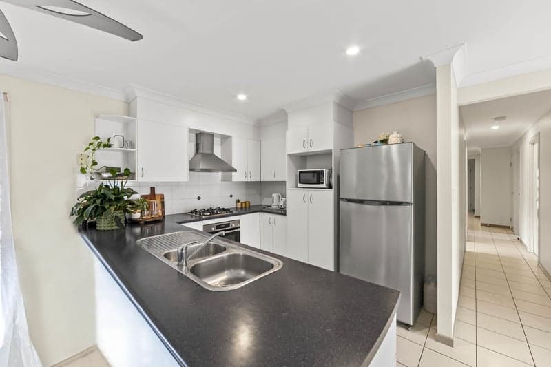 Unit 4/2342-2358  Gold Coast Highway, Mermaid Beach, QLD, 4218, Mermaid Beach - Thumbnail 2