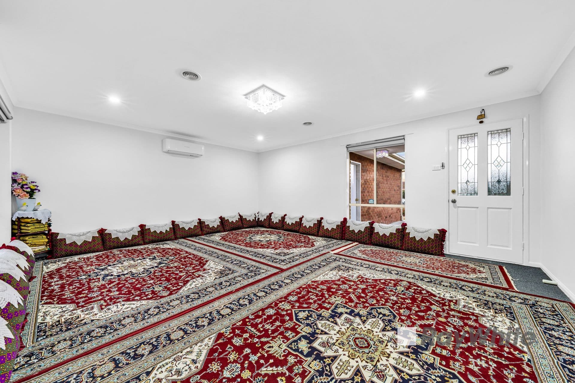 6 Castella Place, Hampton Park VIC 3976, Hampton Park - Thumbnail 2
