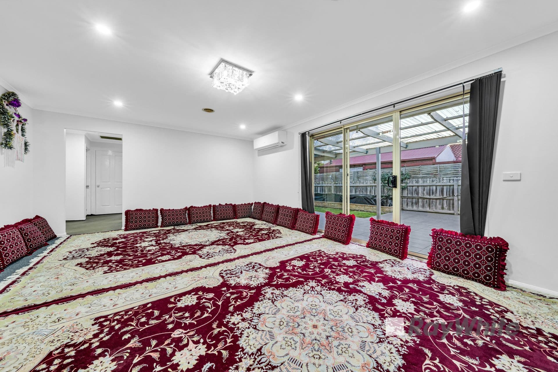 6 Castella Place, Hampton Park VIC 3976, Hampton Park - Thumbnail 3