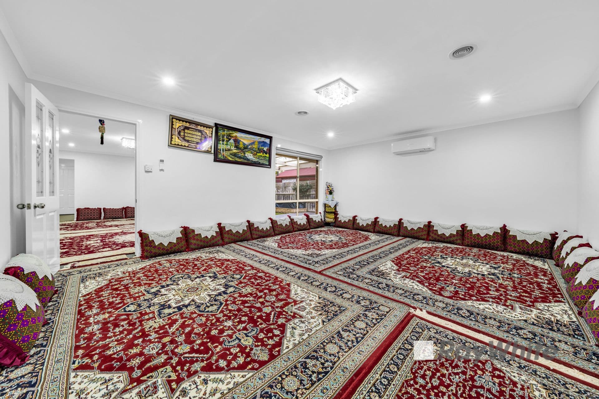 6 Castella Place, Hampton Park VIC 3976, Hampton Park - Thumbnail 4