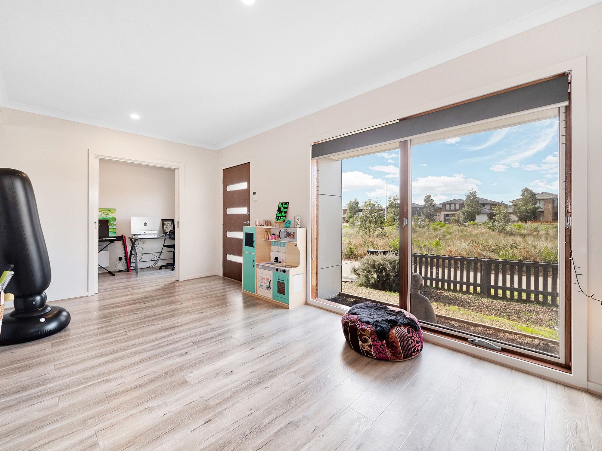 37 Killearn Avenue, Cranbourne West VIC 3977, Cranbourne West - Thumbnail 2
