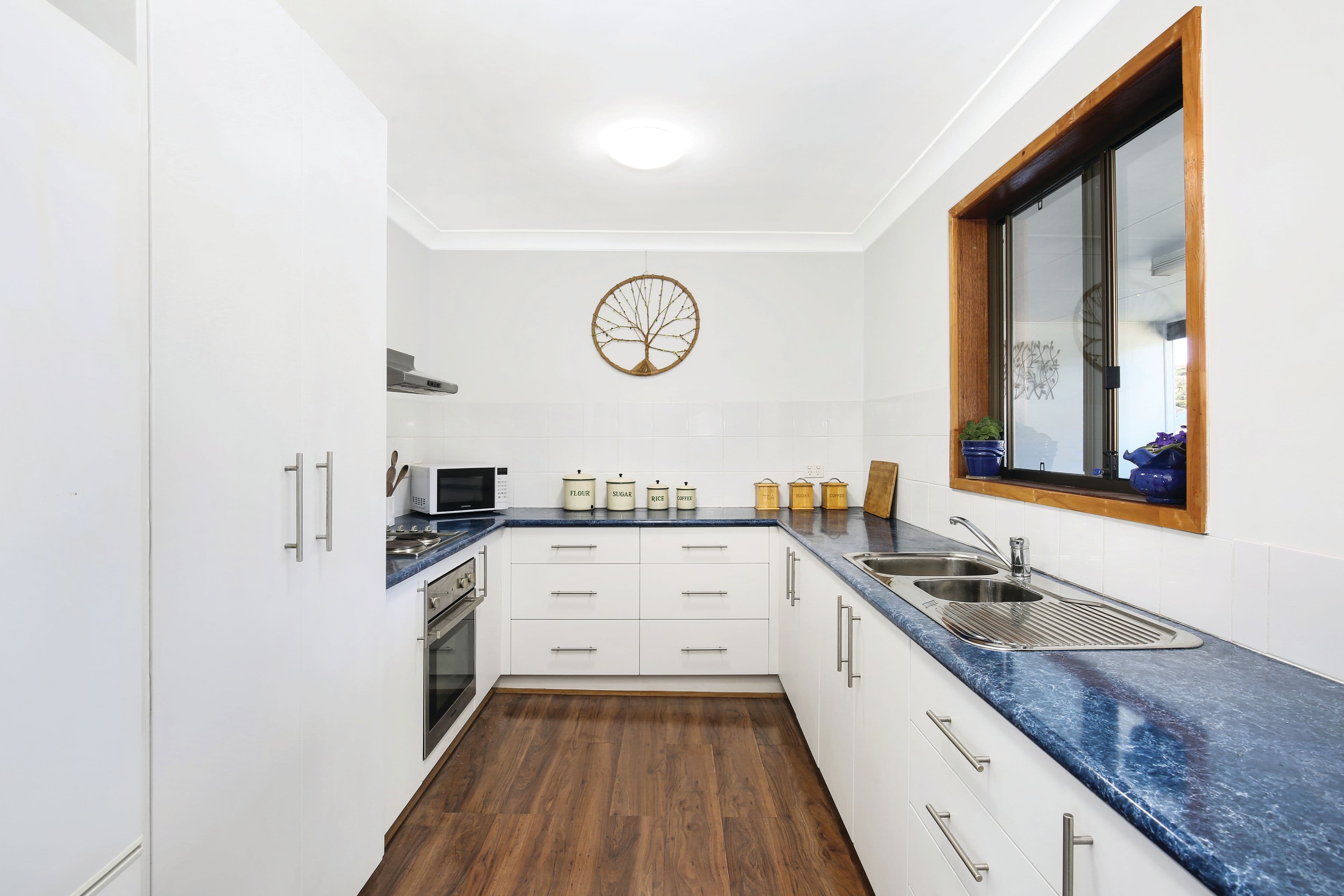 27 Cheshire Street, Berkeley - Thumbnail 2