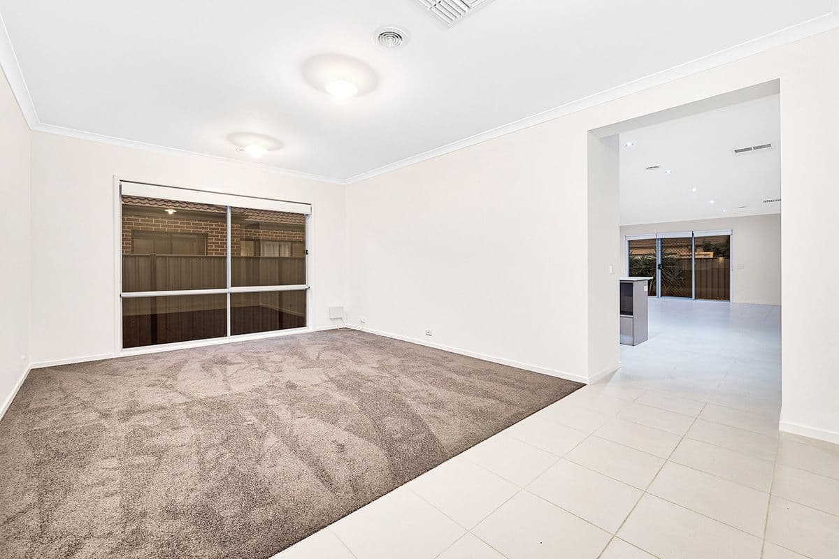11 Palomino Avenue, Clyde North VIC 3978, Clyde North - Thumbnail 4