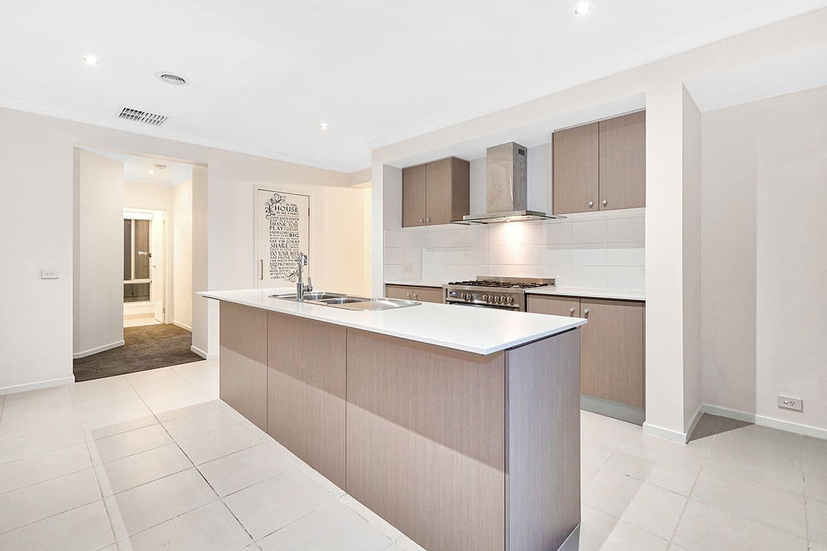 11 Palomino Avenue, Clyde North VIC 3978, Clyde North - Thumbnail 6