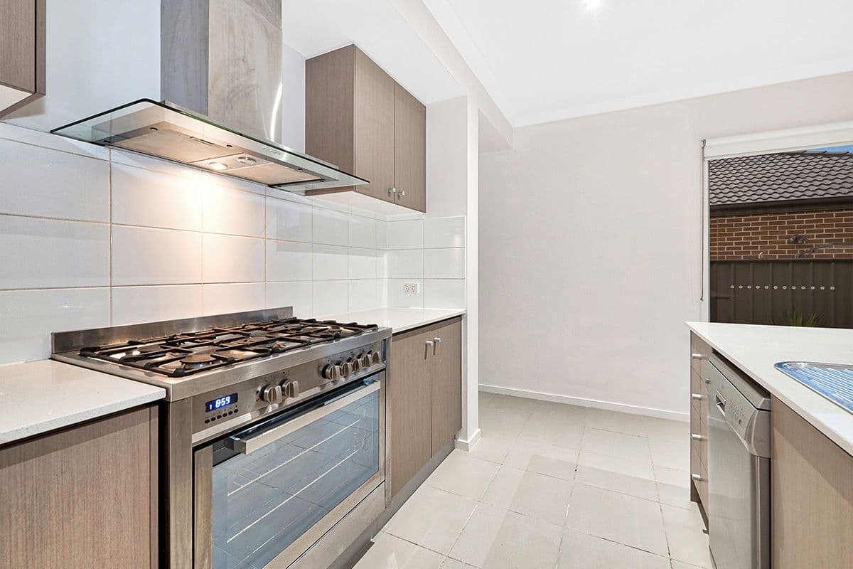 11 Palomino Avenue, Clyde North VIC 3978, Clyde North - Thumbnail 7