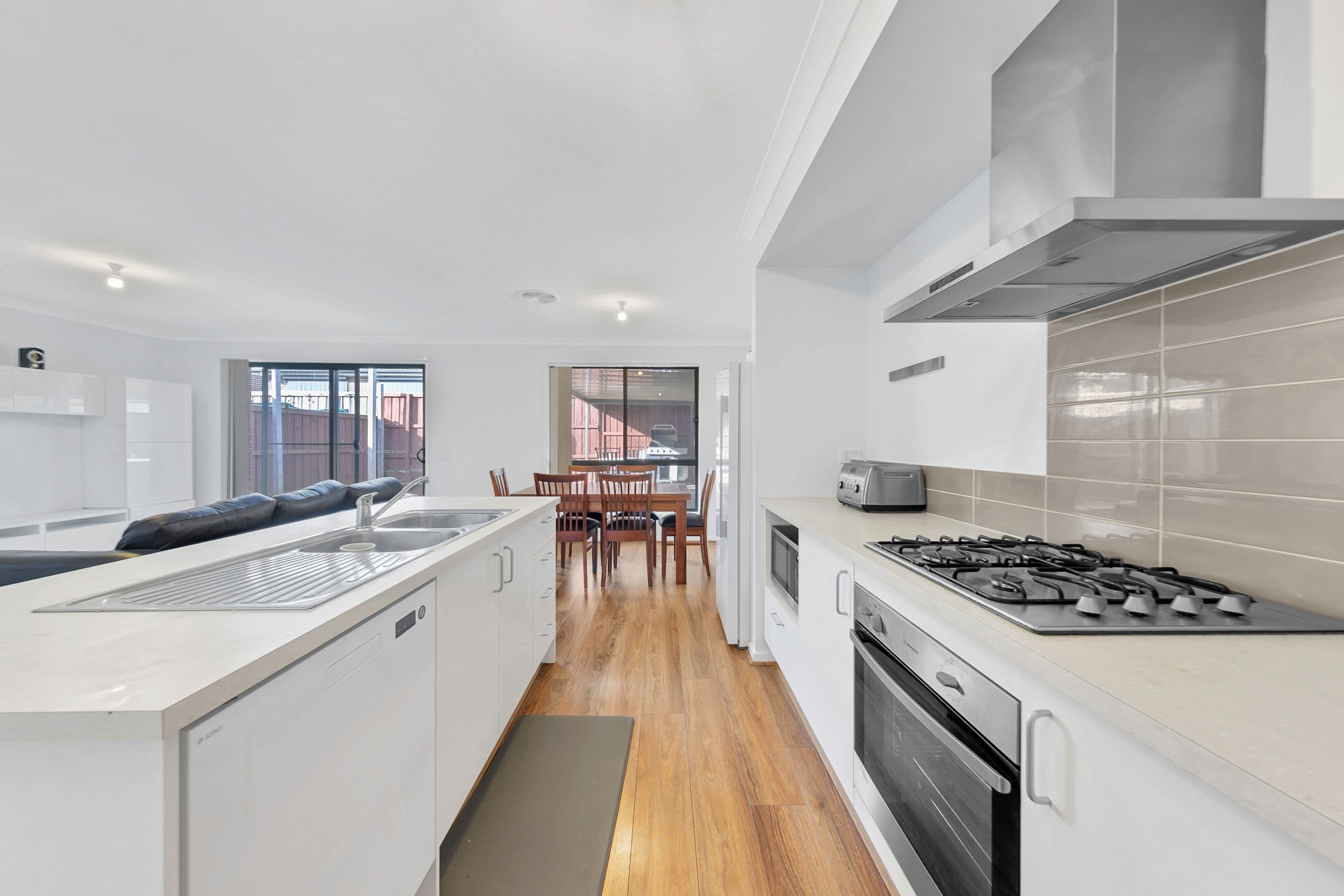 14 Pisa Way, Mernda VIC 3754, Mernda - Thumbnail 4