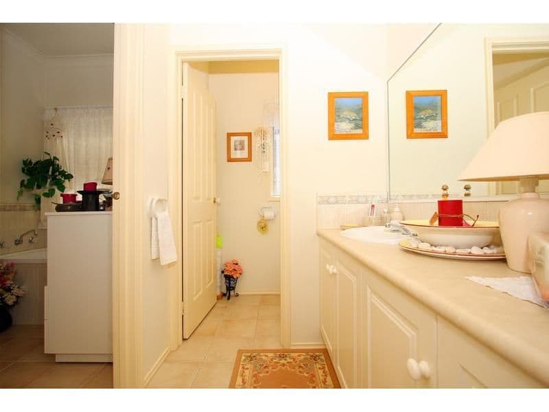 17 Josef Avenue, BUNDOORA VIC 3083, Bundoora - Thumbnail 6