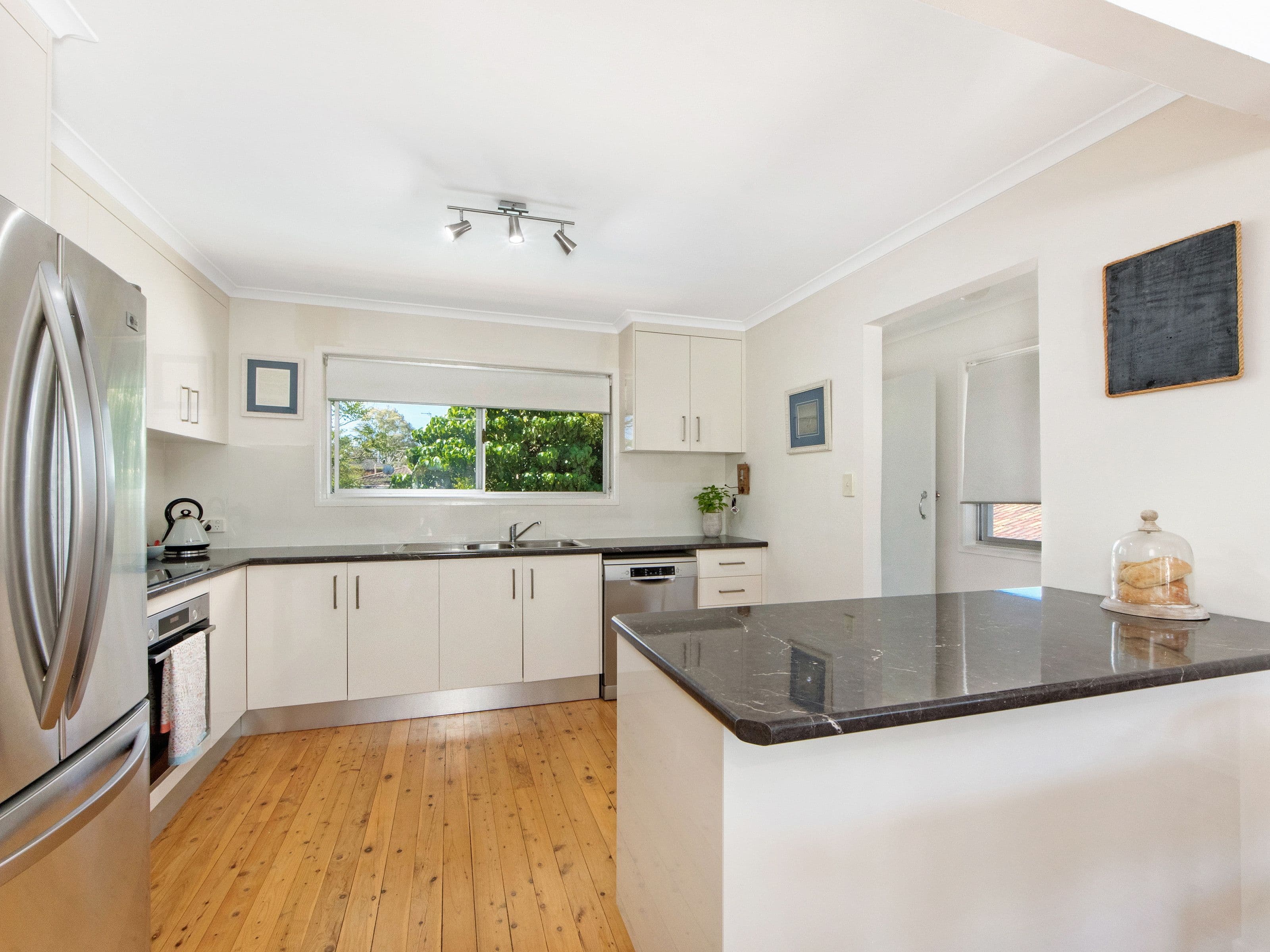 33 Pilliga Street, Southport QLD 4215, Southport - Thumbnail 6