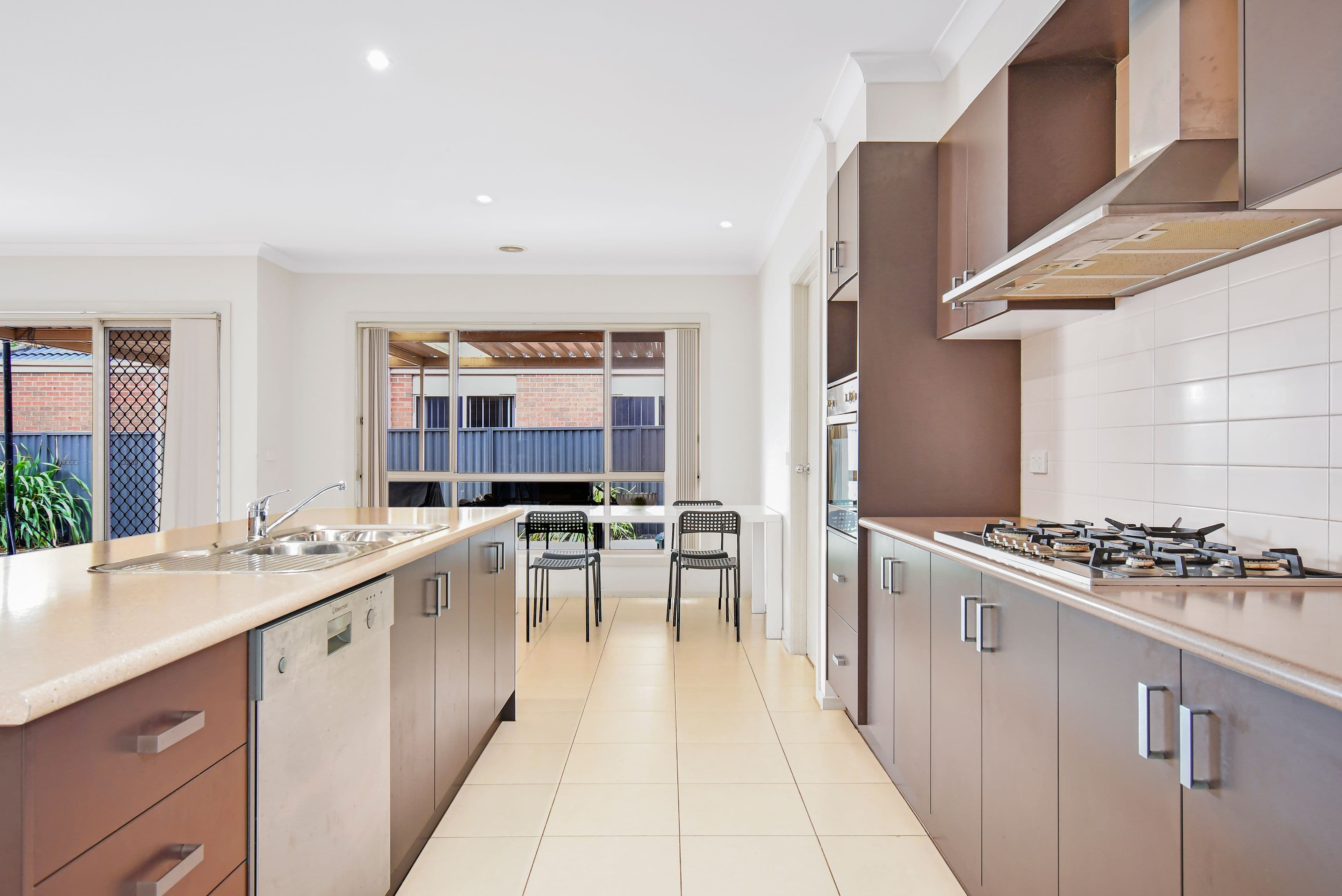 27 Everly Circuit, Pakenham VIC 3810, Pakenham - Thumbnail 3
