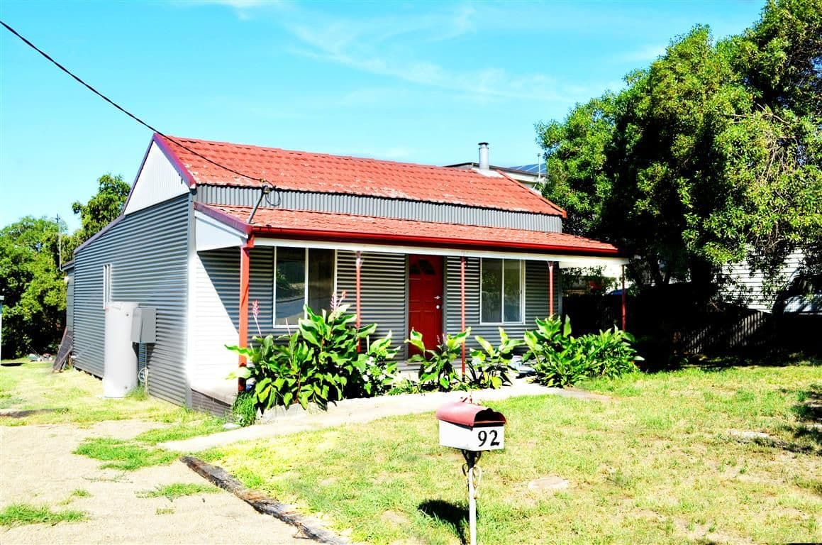 92 Simpson Street, Tumut - Image 1