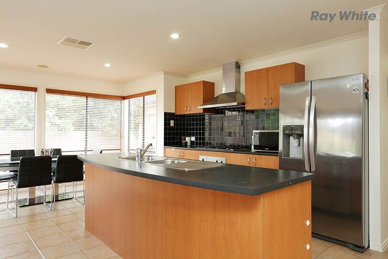15 Dorrington Street, Point Cook VIC 3030, Point Cook - Thumbnail 6