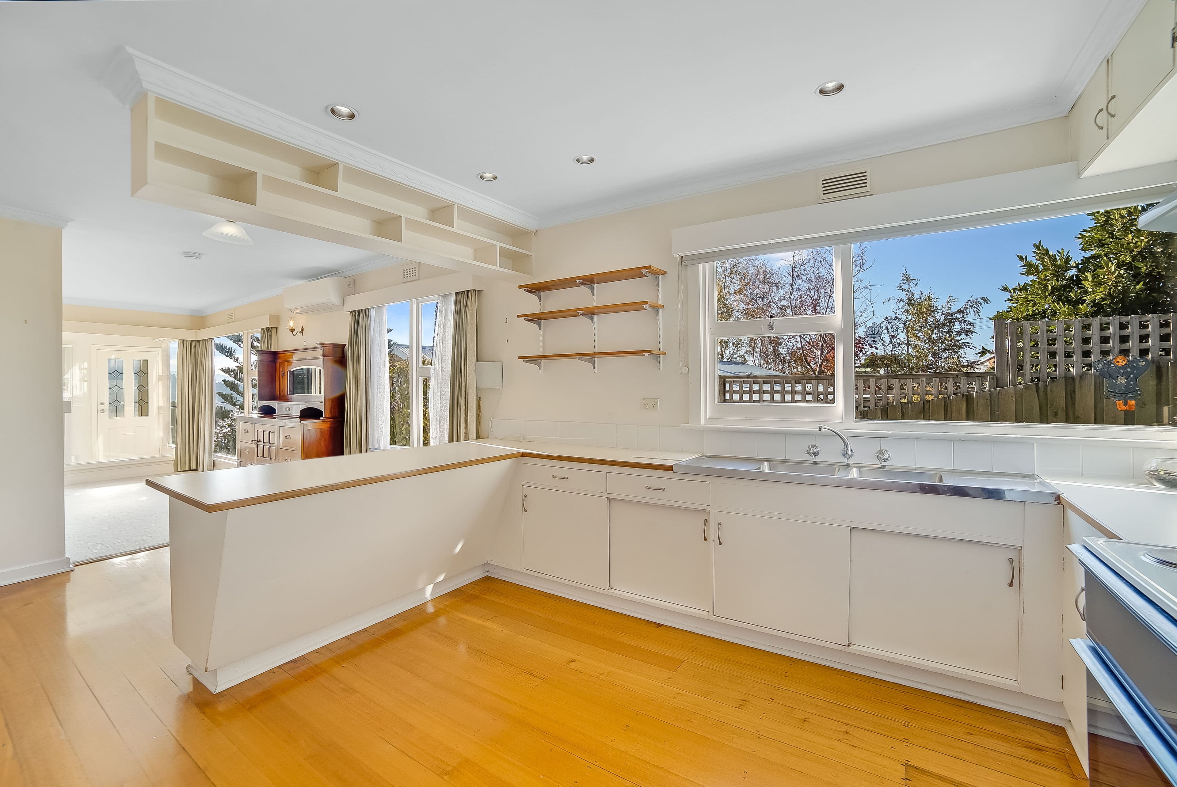 26 Ogilvie Street, Mount Stuart TAS 7000, Mount Stuart - Image 1