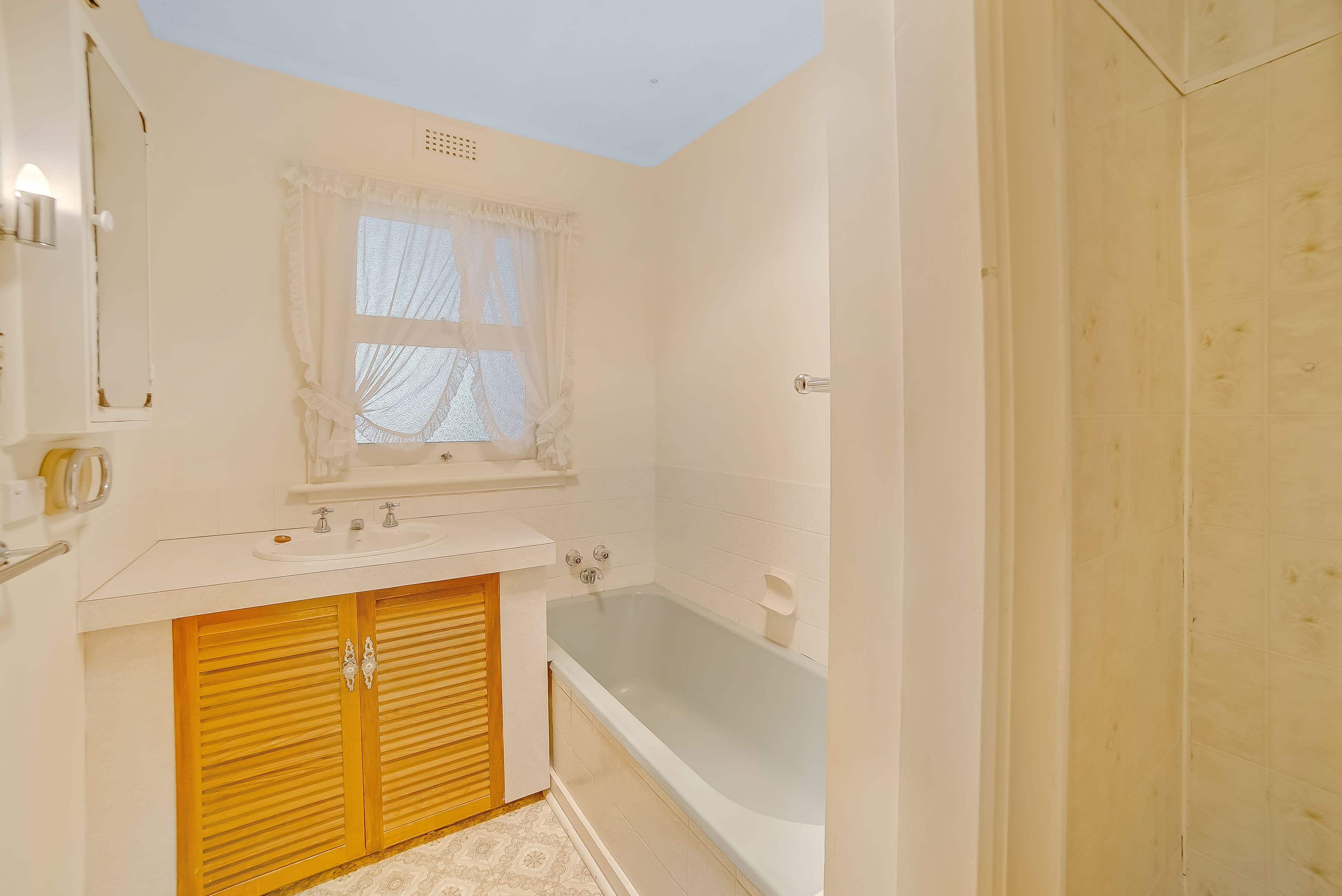 26 Ogilvie Street, Mount Stuart TAS 7000, Mount Stuart - Thumbnail 7