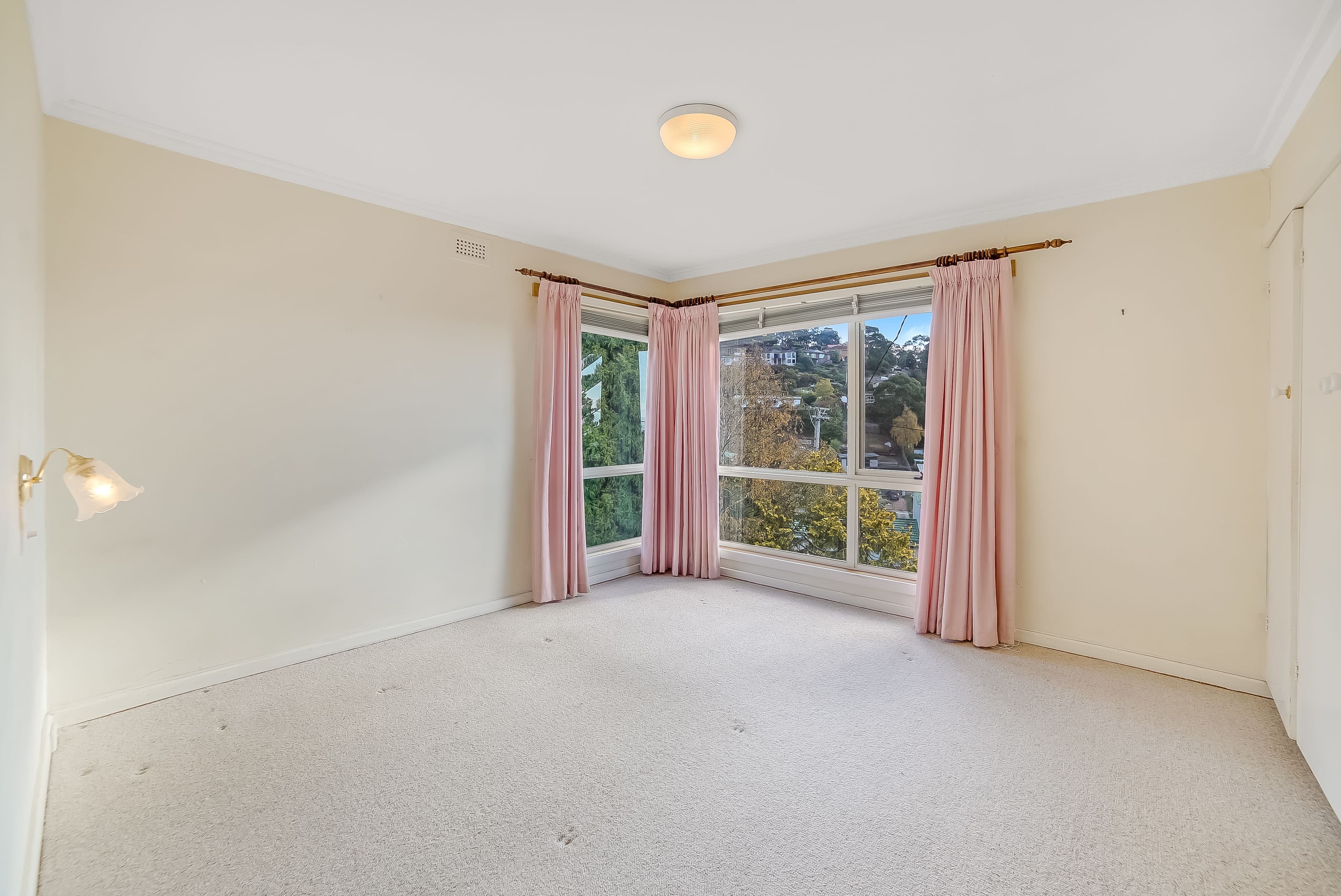 26 Ogilvie Street, Mount Stuart TAS 7000, Mount Stuart - Thumbnail 8