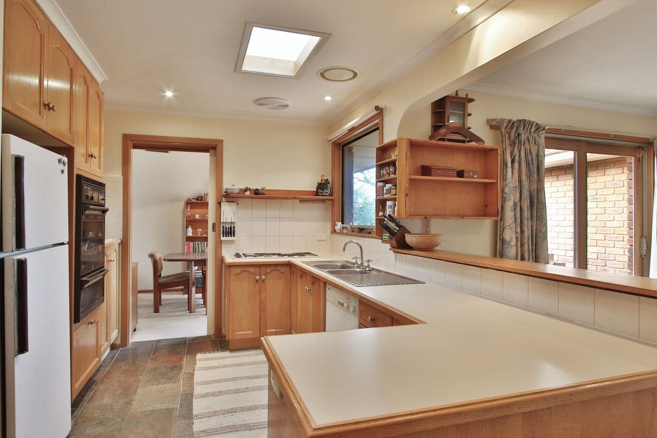 10 Maralee Drive, Mooroolbark VIC 3138, Mooroolbark - Thumbnail 2