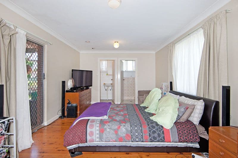 26 Armstrong Avenue, KILLARNEY VALE NSW 2261, Killarney Vale - Thumbnail 4
