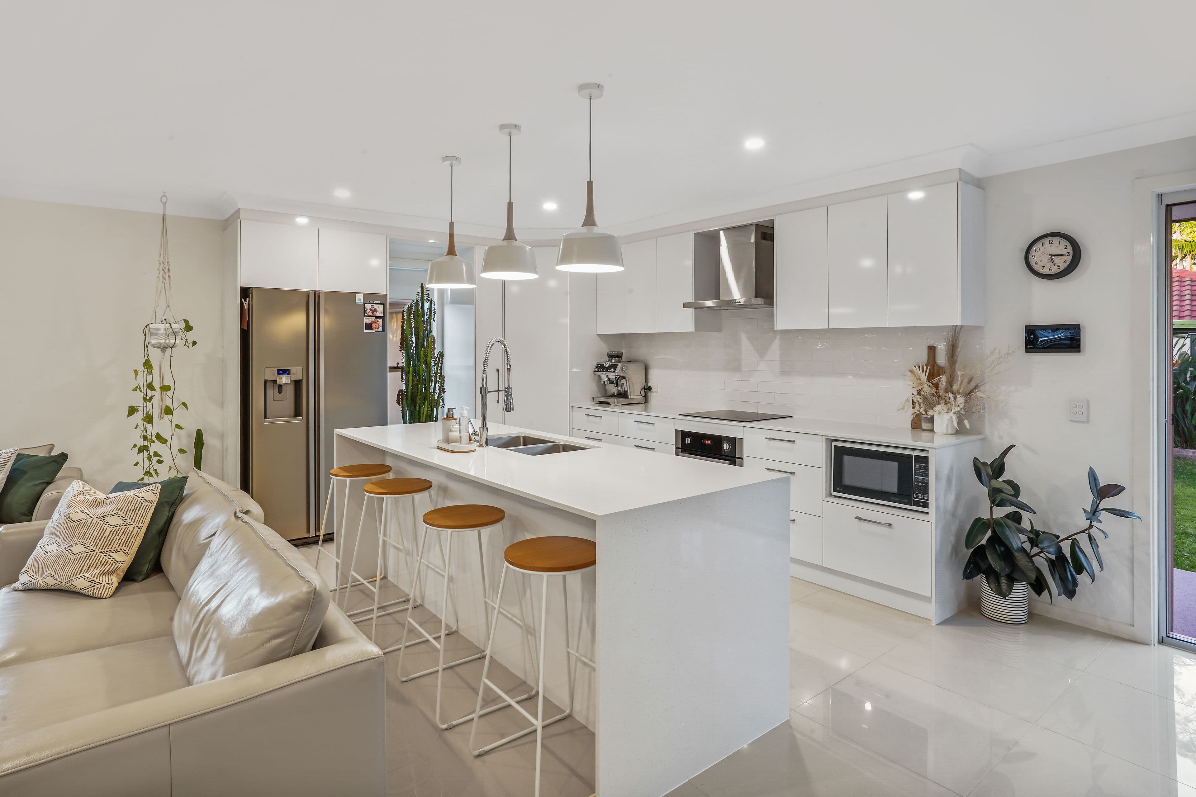 57 Rawlinna Drive, Mermaid Waters QLD 4218, Mermaid Waters - Thumbnail 3