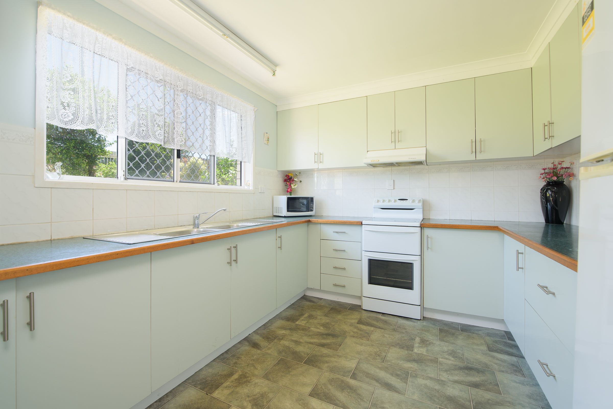 24 Chapman Drive, Clinton QLD 4680, Clinton - Thumbnail 3