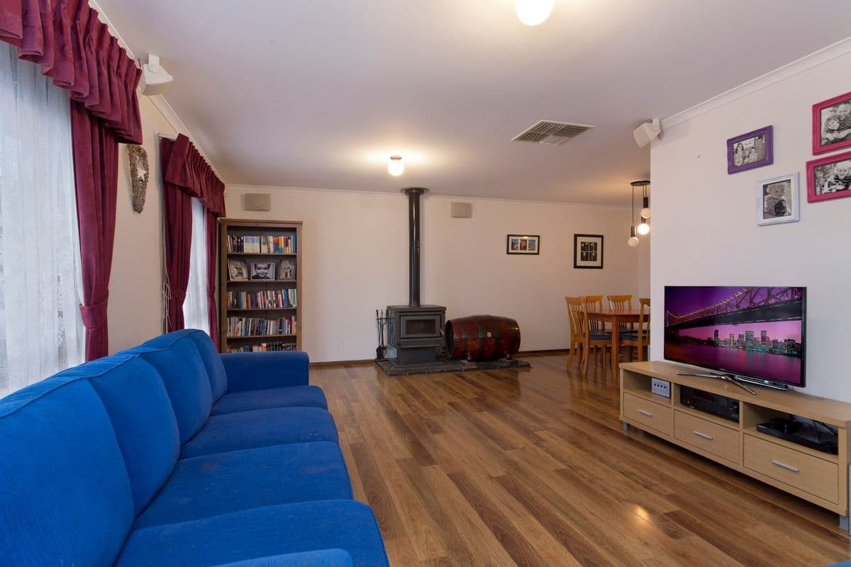 16 Rockley Court, Hillbank SA 5112, Hillbank - Thumbnail 2