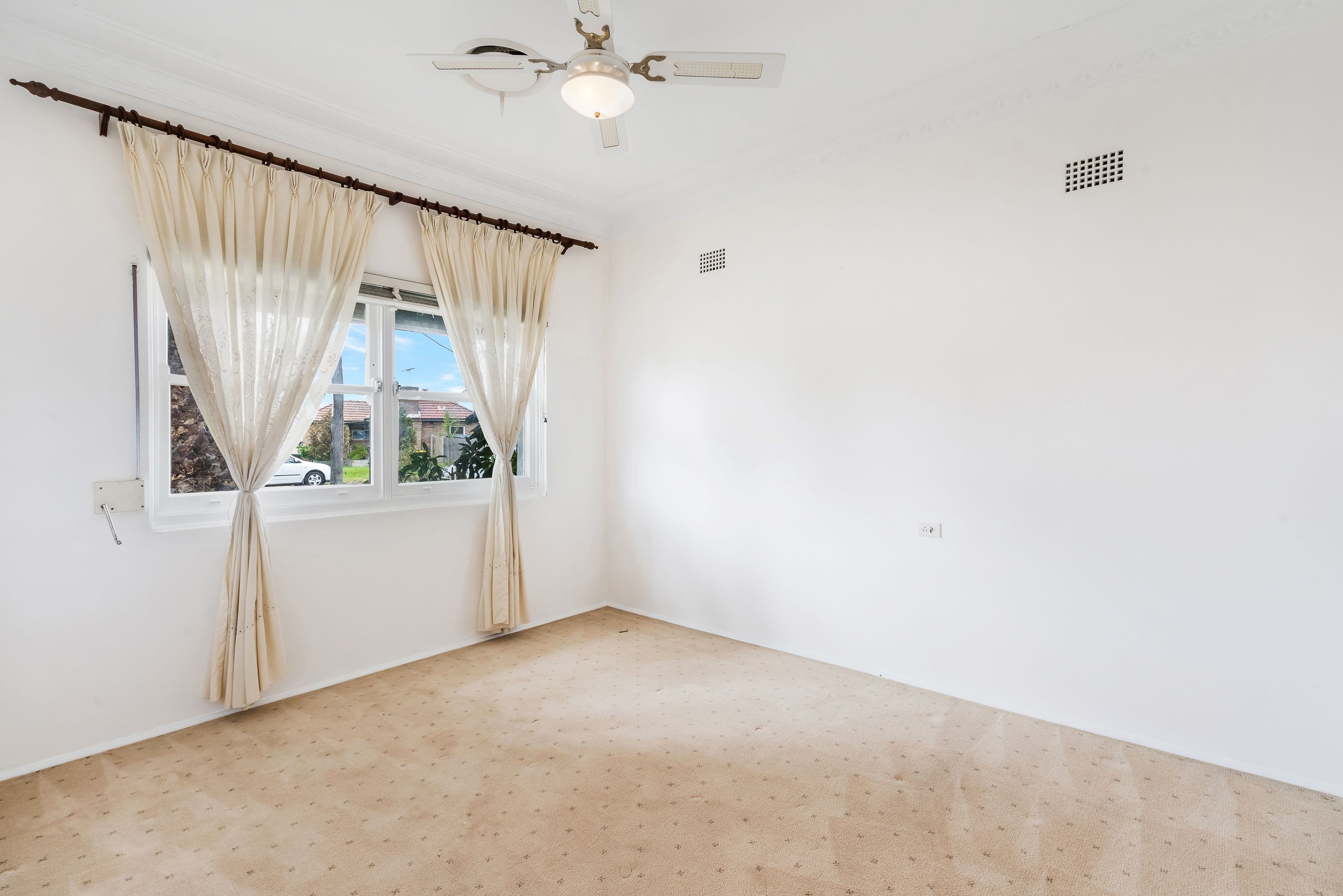 16 Seaman Avenue, Fairfield East NSW 2165, Fairfield East - Thumbnail 6