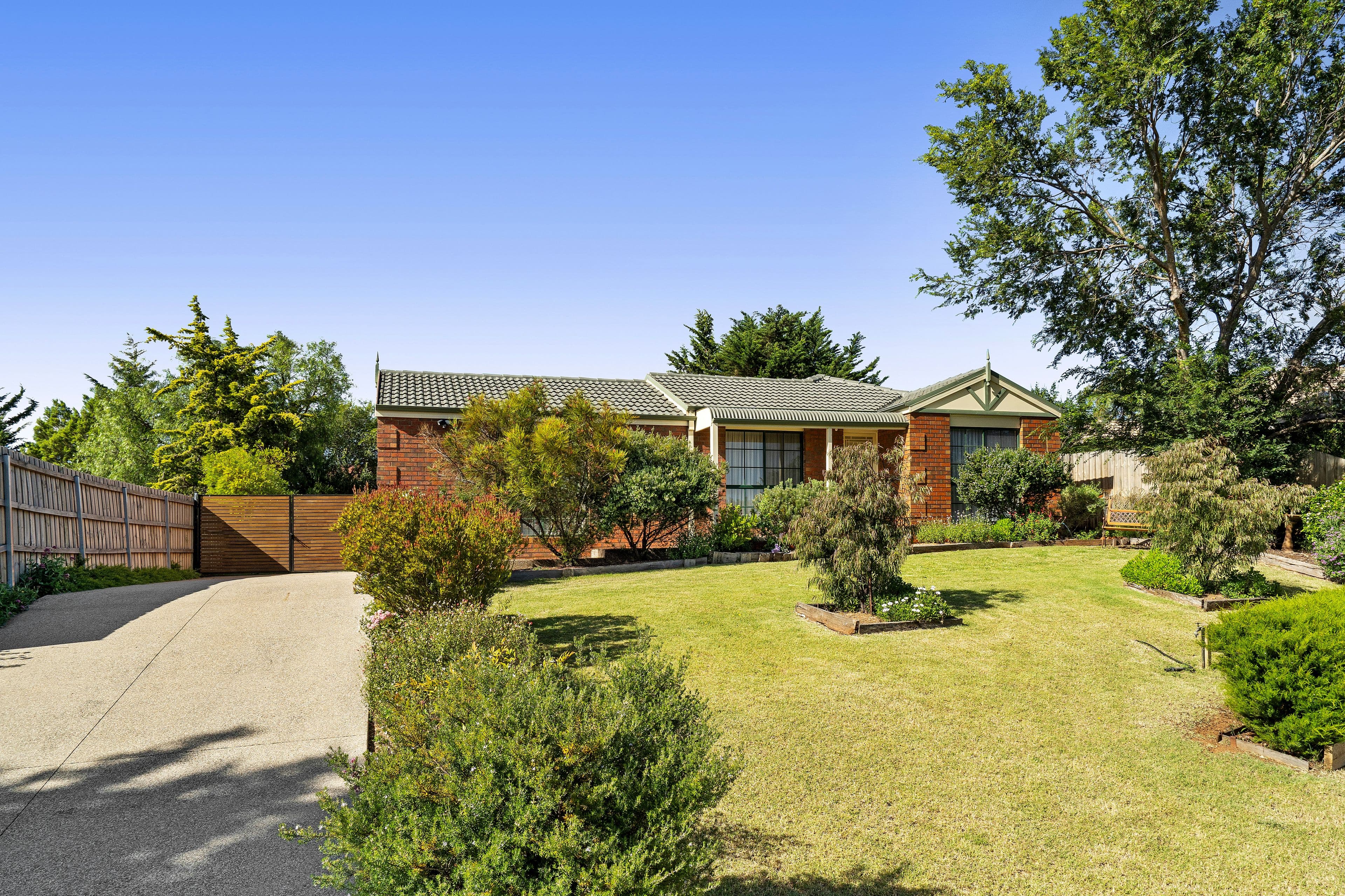 27 Dunn Court, Darley VIC 3340, Darley - Thumbnail 2