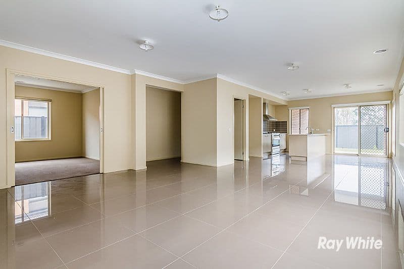 170 Selandra Boulevard, Clyde North VIC 3978, Clyde North - Thumbnail 2