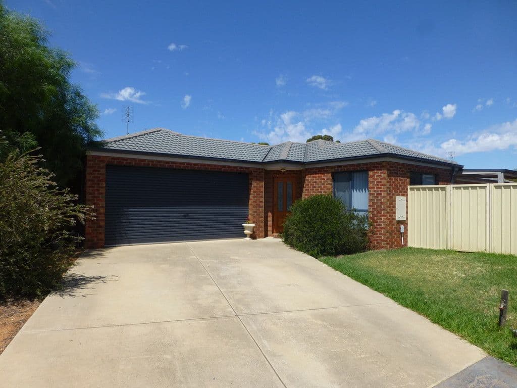 33 Federal Street, Echuca VIC 3564, Echuca - Image 1
