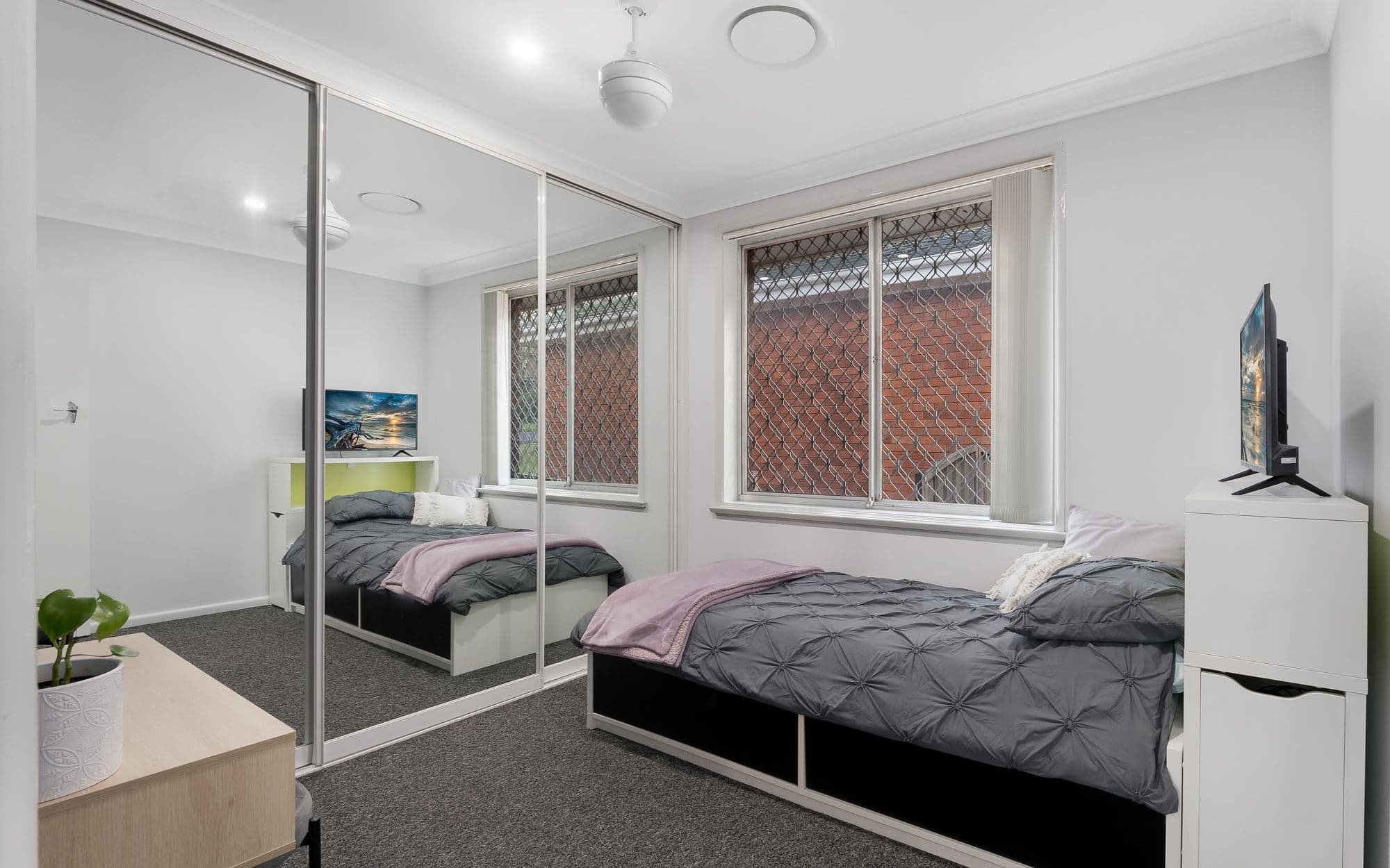 98 Macquarie Avenue, Campbelltown NSW 2560, Campbelltown - Thumbnail 6