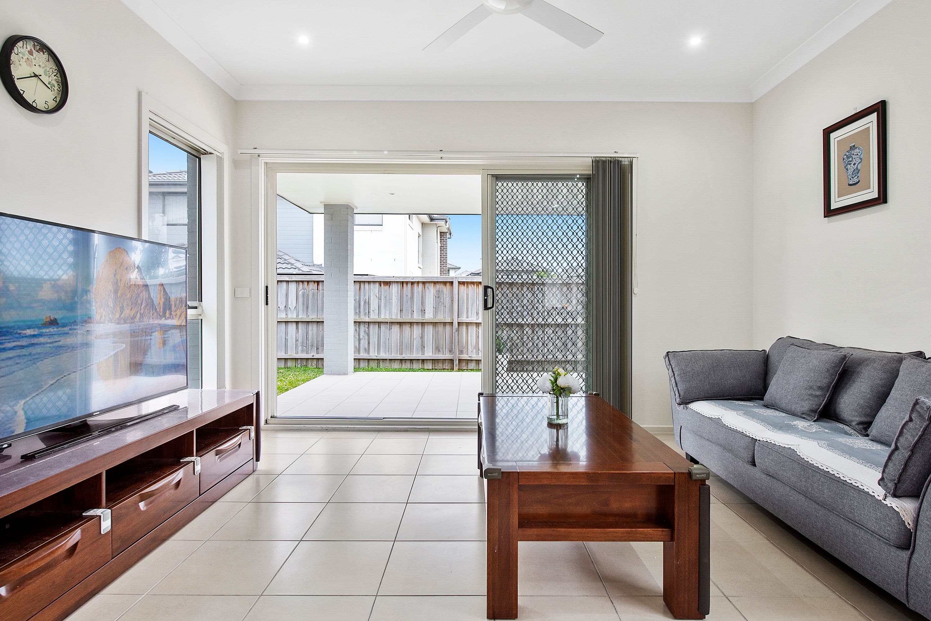 25 Well Street, The Ponds - Thumbnail 2