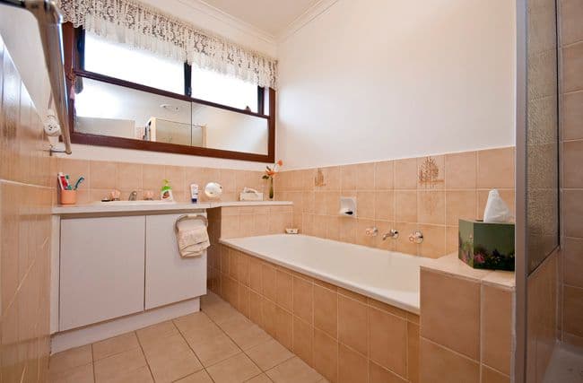 35  Sheraton Cresent, FERNTREE GULLY VIC 3156, Ferntree Gully - Thumbnail 5