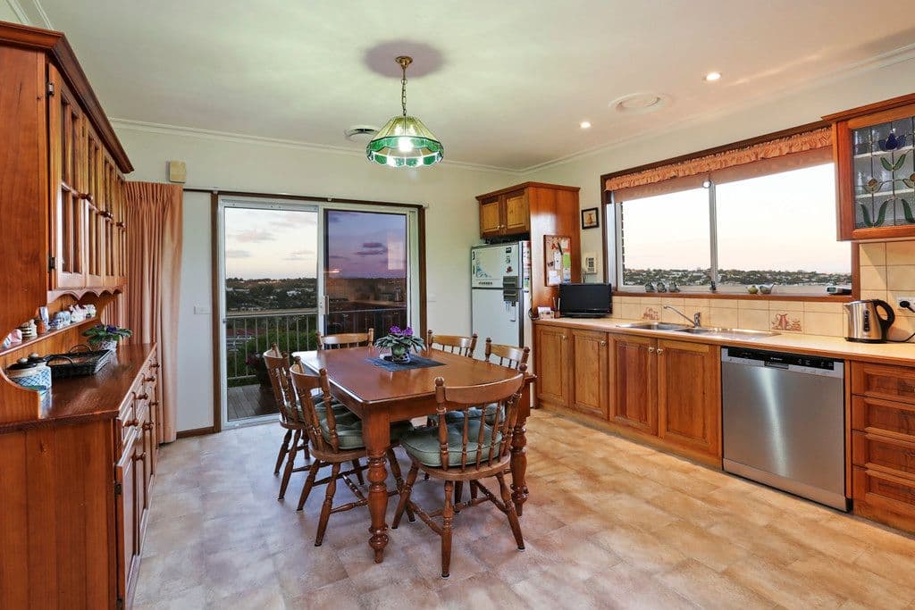 22 Challambra Crescent, Highton VIC 3216, Highton - Thumbnail 6