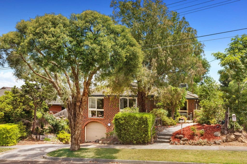 8 Tobruk Street, Bulleen VIC 3105, Bulleen - Image 1
