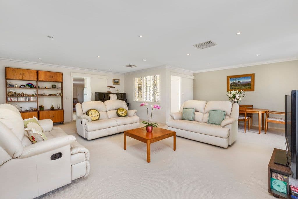 8 Tobruk Street, Bulleen VIC 3105, Bulleen - Thumbnail 2
