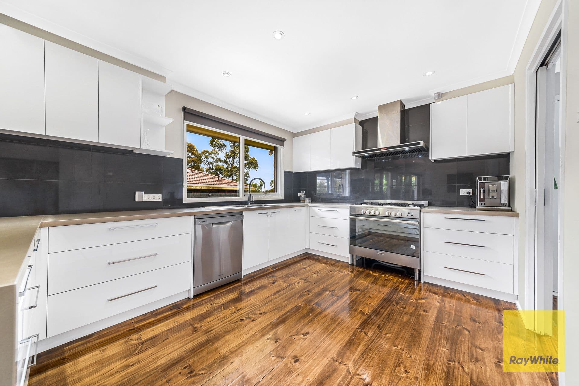 26 William Perry Close, Endeavour Hills VIC 3802, Endeavour Hills - Thumbnail 6