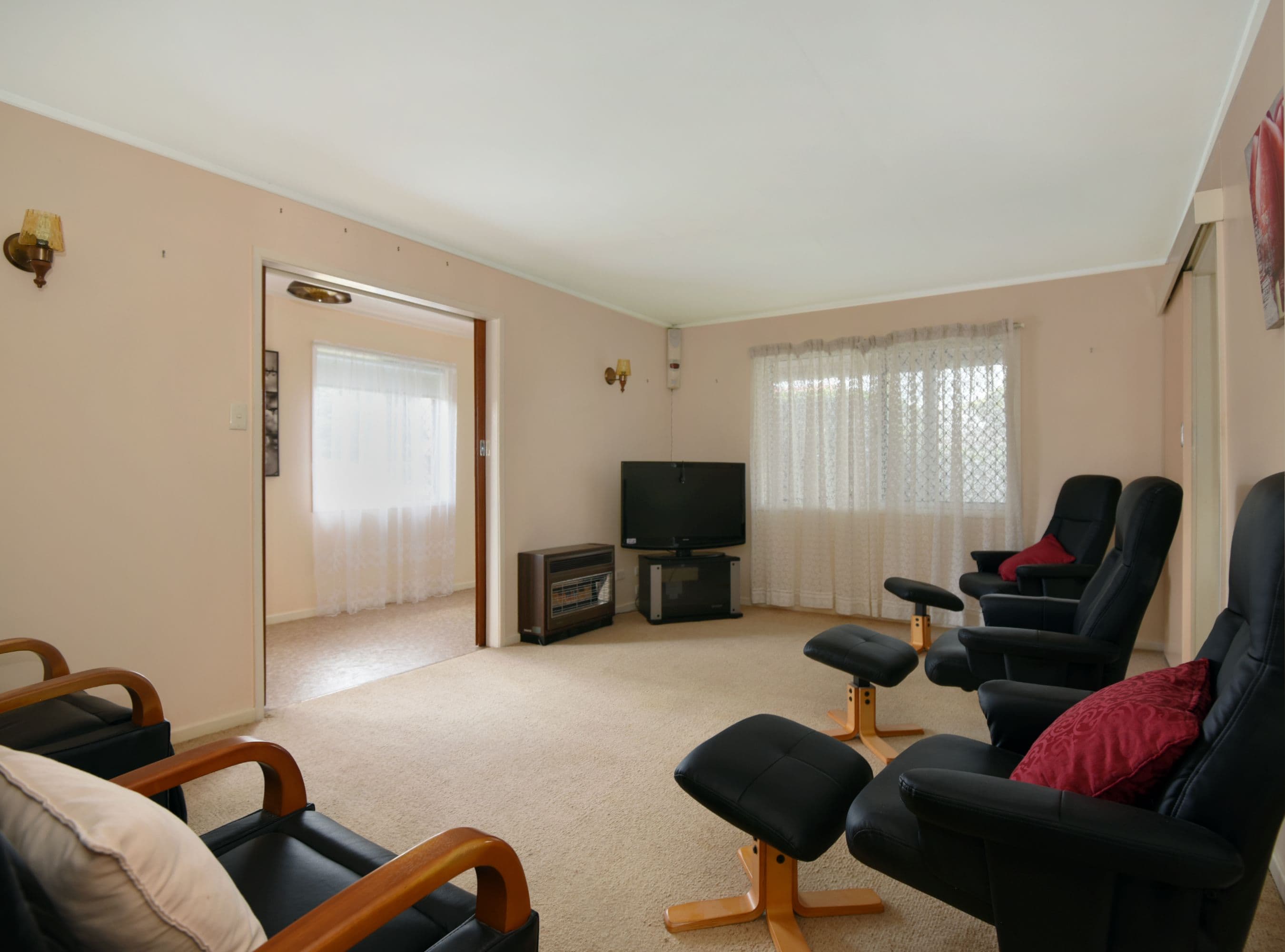 2 McCubbin Street, Wilsonton QLD 4350, Wilsonton - Thumbnail 3